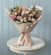 Букет цветов из:  Розы и Лизиантусы в Аллерое