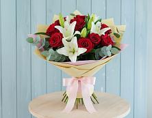 Букет цветов из:  Лилии и Розы в Аллерое