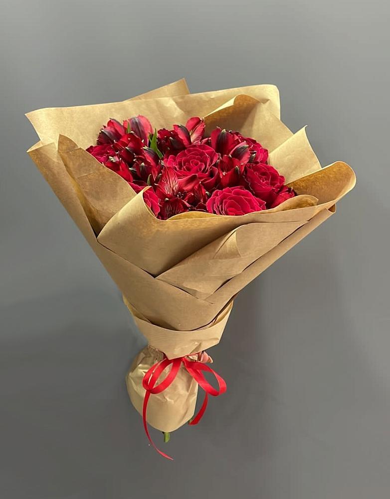 Букет цветов из: Альстромерии и Розы в Аллерое