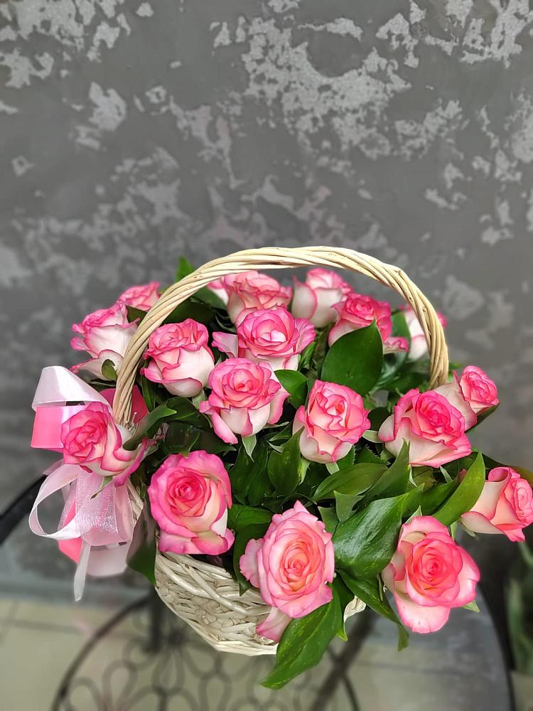 Цветочная композиция из Розы в корзине в Аллерое
