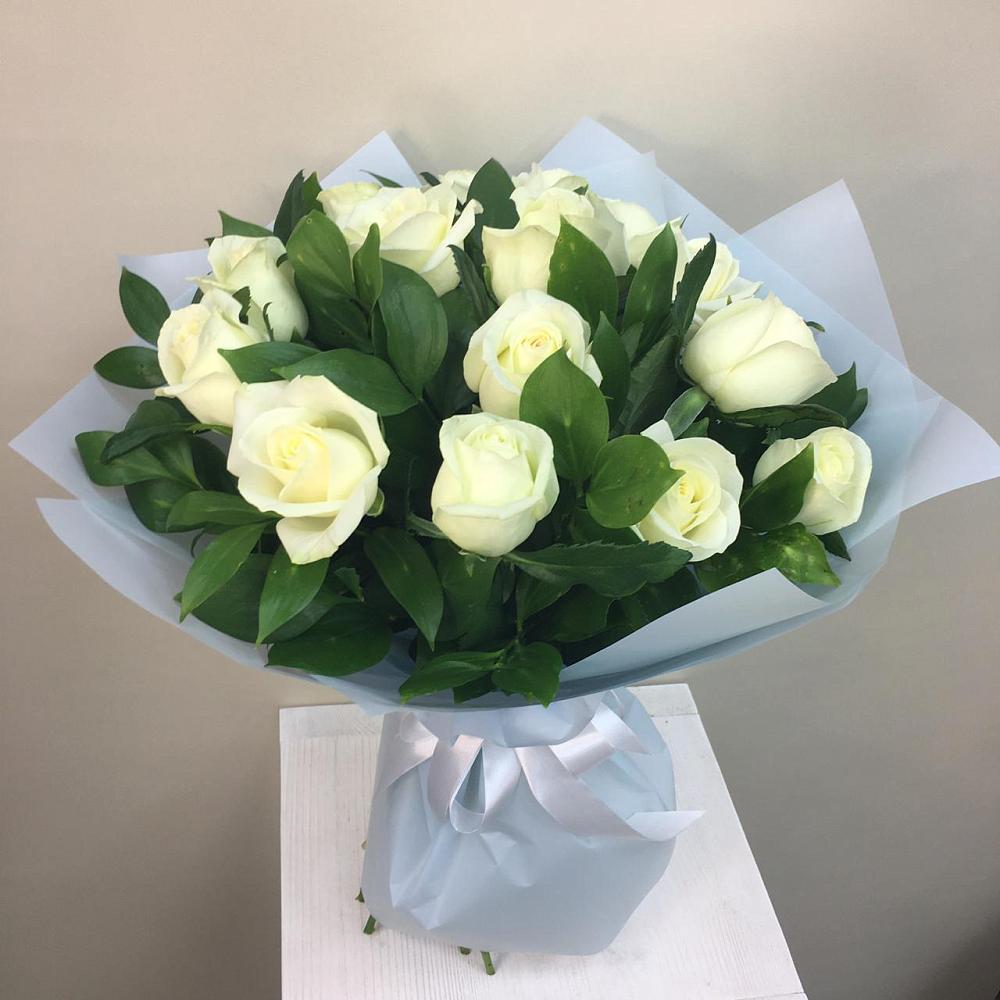 Букет 15 Белых роз Проуд в Аллерое