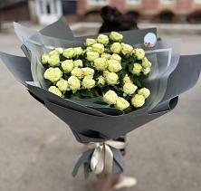 Букет Белые кустовые розы Солинеро в Аллерое