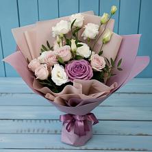 Букет цветов из:  Розы и Лизиантусы в Аллерое