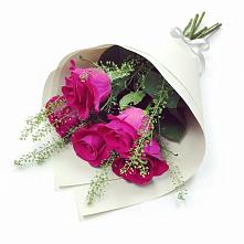 Букет цветов из:  Розы в Аллерое