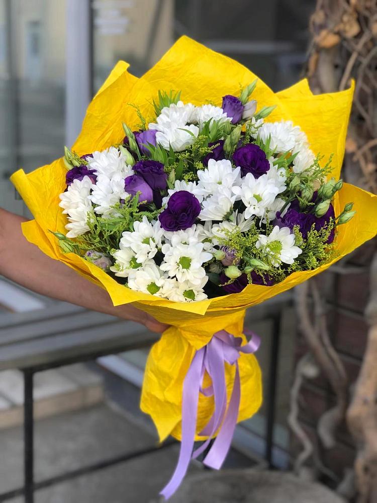 Букет цветов из: Ирисы, Хризантемы и Ромашки в Аллерое