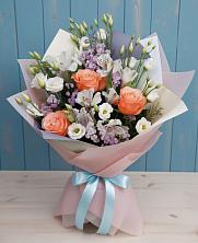 Букет цветов из:  Лизиантусы, Розы, Альстромерии и Гипсофила в Аллерое