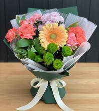 Букет цветов из:  Гвоздики, Розы, Герберы и Хризантемы #REPLACE_PRED# Аллерое