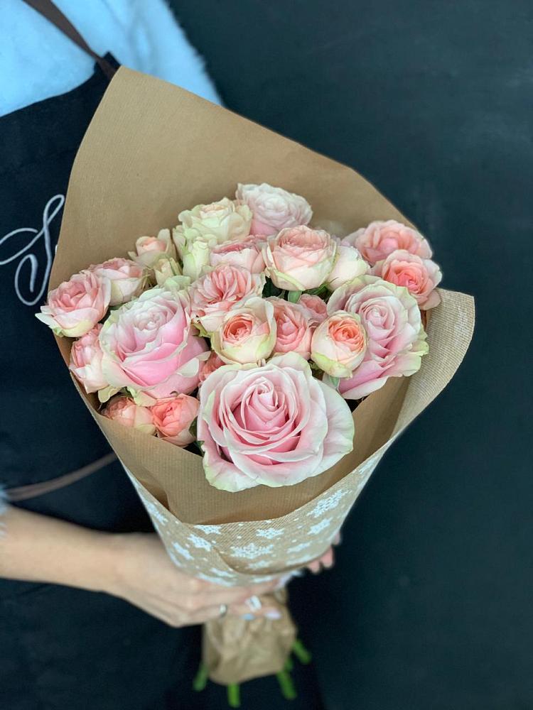 Букет цветов из: Хризантемы и Розы в Аллерое