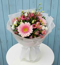 Букет цветов из:  Герберы, Альстромерии и Лизиантусы #REPLACE_PRED# Аллерое