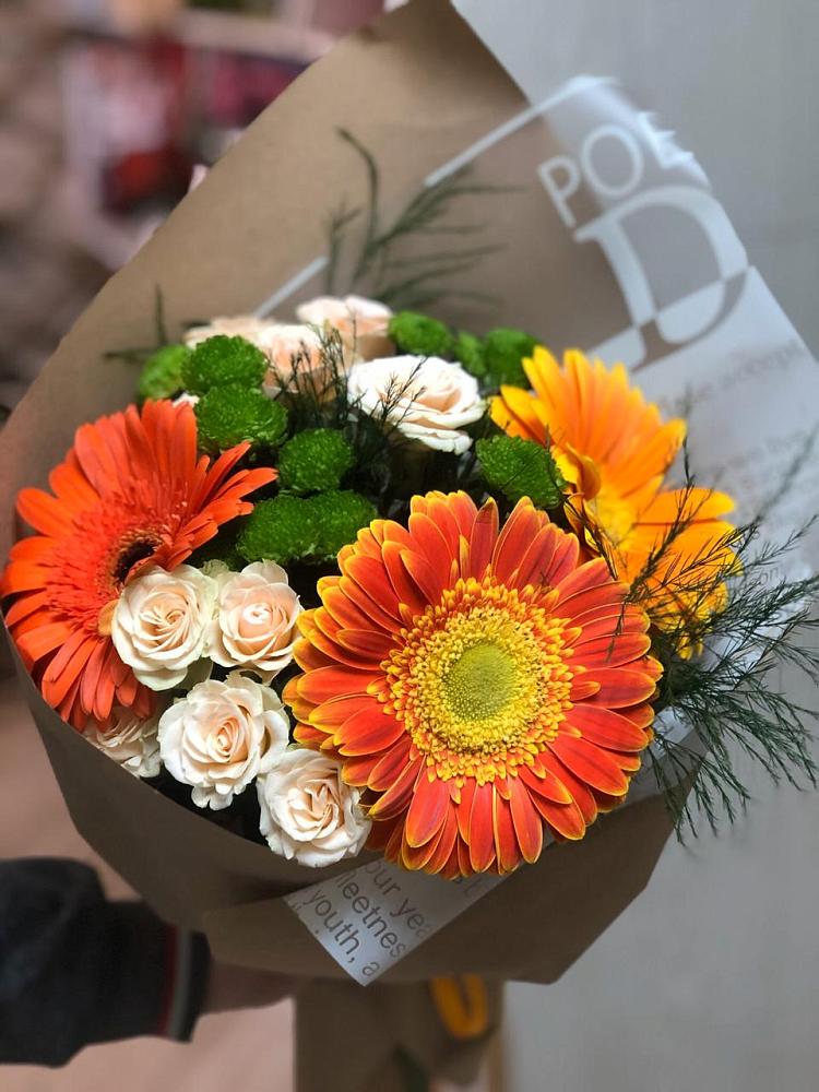 Букет цветов из: Герберы, Хризантемы и Розы в Аллерое