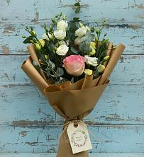 Букет цветов из:  Розы и Лизиантусы в Аллерое