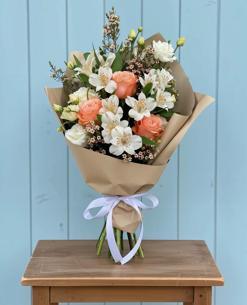 Букет цветов из: Альстромерии, Лизиантусы, Розы и Хризантемы в Аллерое