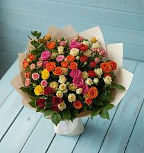 Букет Микс из разноцветных кустовых роз в Аллерое